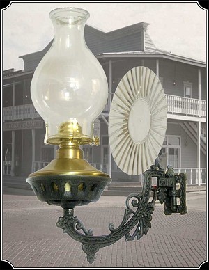 Wall Mounted Electric Lamp with Brass Fonts